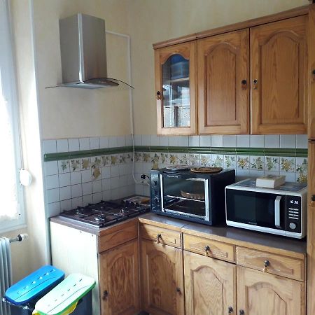 Chambre Meublee Au Coeur De Ville - Chez L'Habitant Le Creusot Bagian luar foto